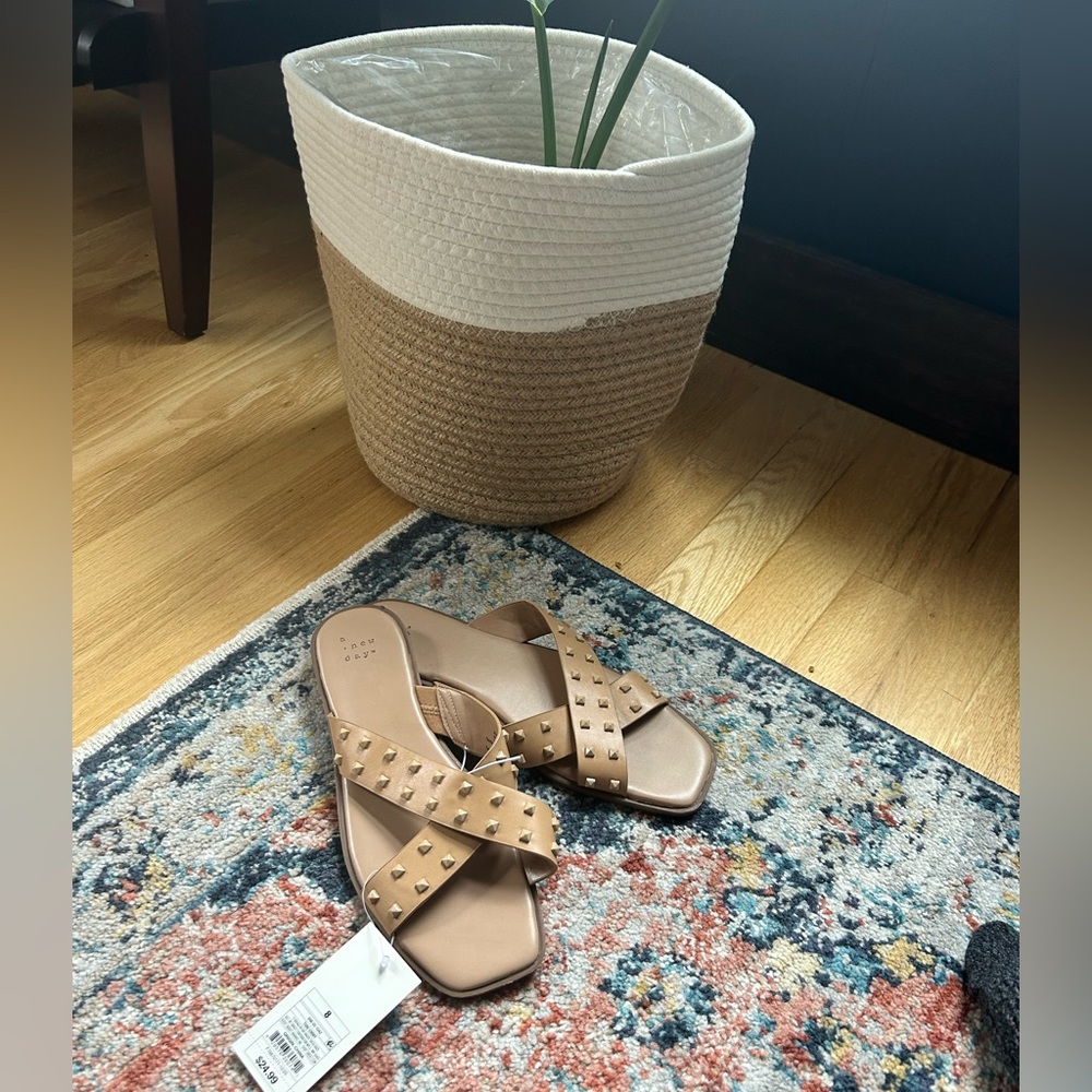 BNWT: Nude Stud Slides